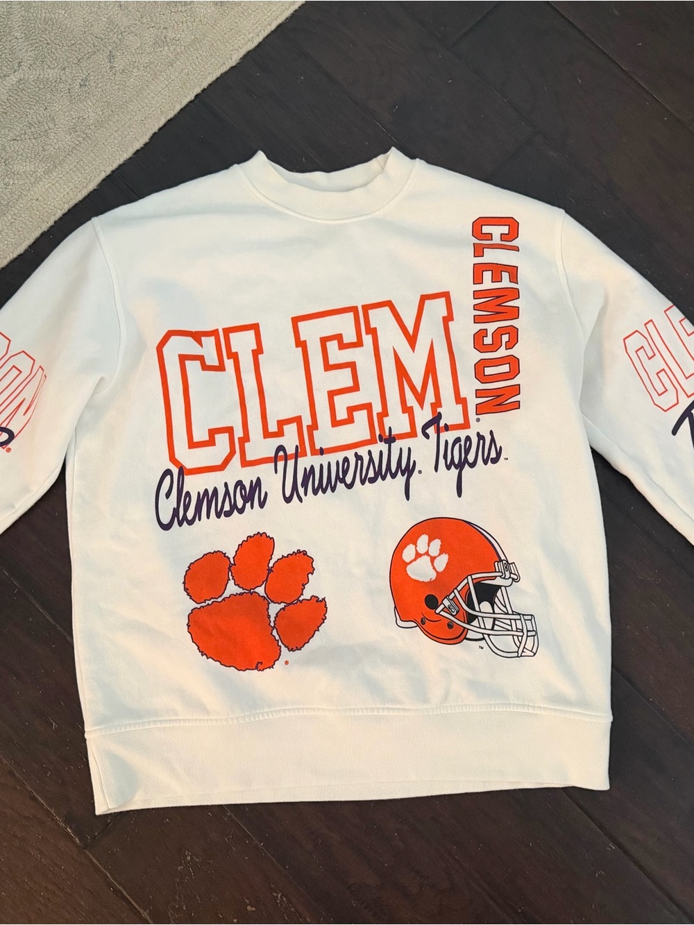 Locale Clemson University Tigers All Over Graphic Crewneck Sweatshirt Medium